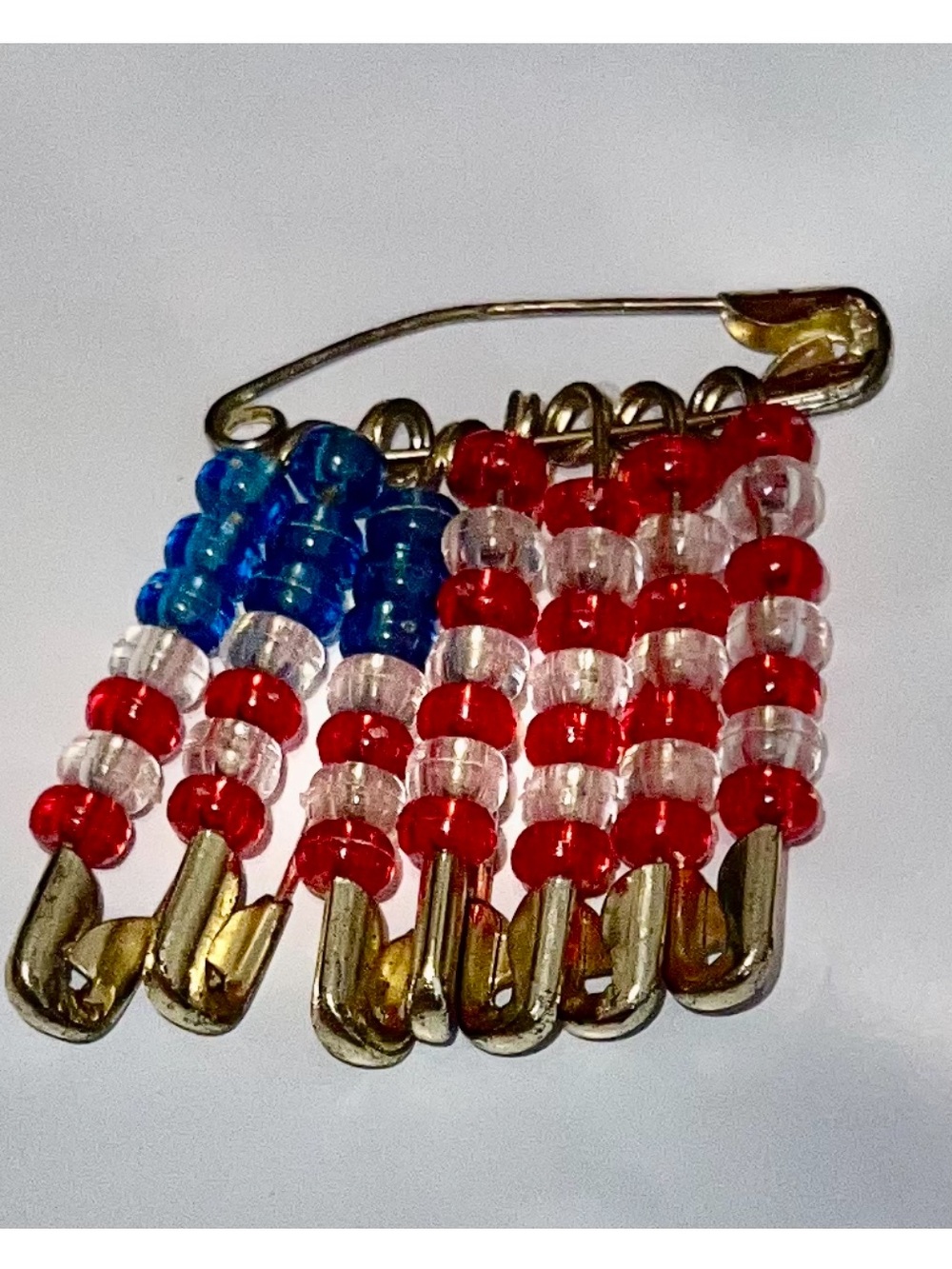 🍄 Vintage Handmade Patriotic Beaded Flag Pin Red White Blue Vintage Brooch